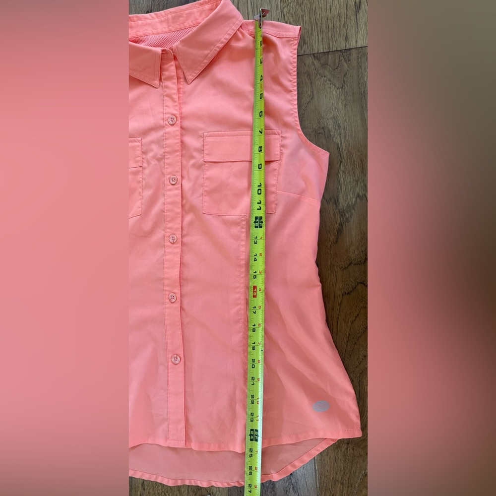 Reel Legends Shirt Womens medium
Coral Saltwater Vented Button Front Sleeveless - Picture 10 of 10